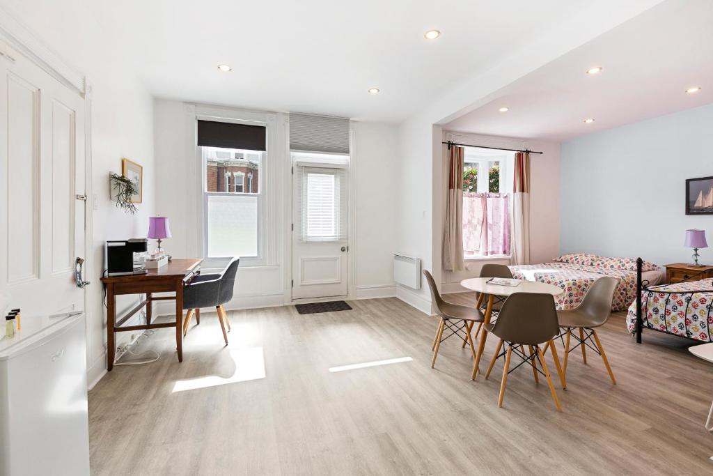 Auberge Château Des Tourelles - Par Aneyro - Resim 25