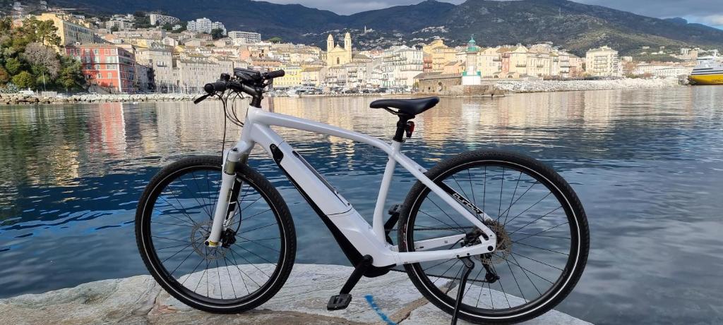 Rowery dostępne w obiekcie Villa L'Alba BASTIA by Location-tourisme-corse lub w pobliżu
