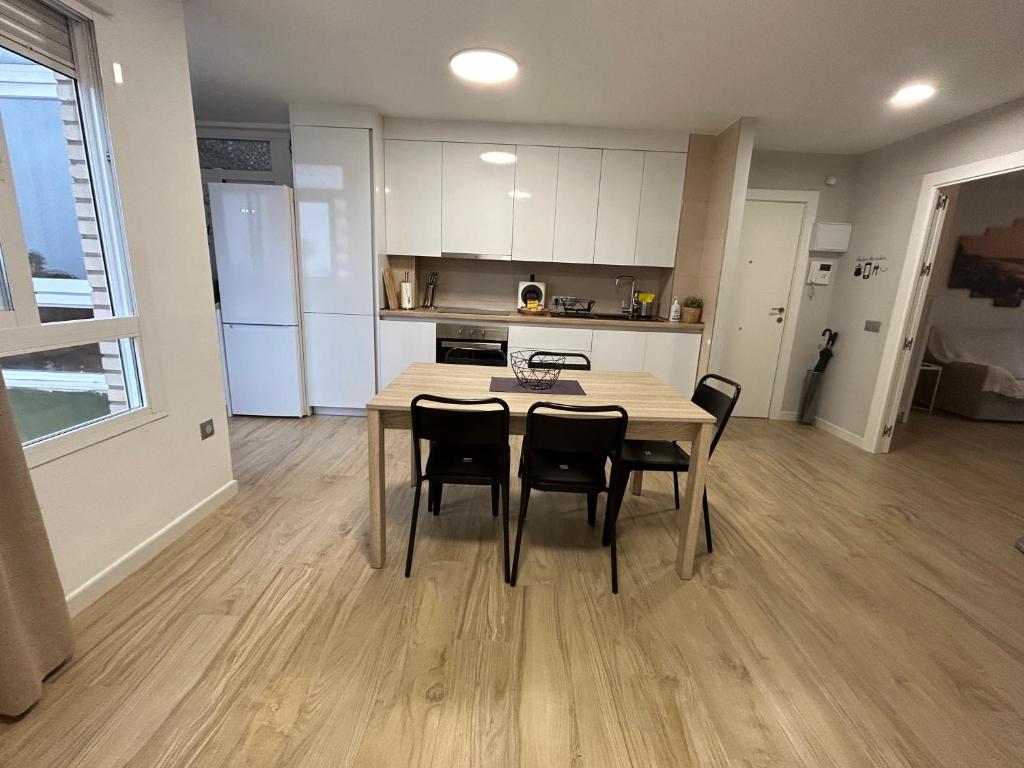 Kuchyňa alebo kuchynka v ubytovaní Apartamento Gloria 1 Parking privado gratis