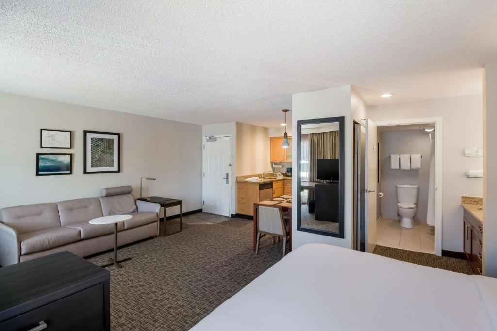 Sonesta ES Suites Huntington Beach Fountain Valley - Studio Suite King