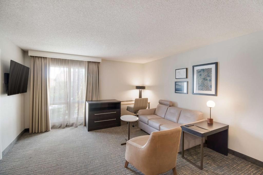 Sonesta ES Suites Huntington Beach Fountain Valley - One Bedroom Suite King