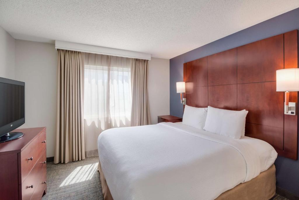 Sonesta ES Suites Huntington Beach Fountain Valley - Two Bedroom Suite With Two King Beds