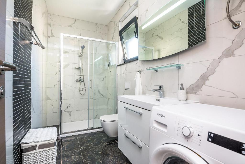 Fotografia z galérie ubytovania Holiday house with a parking space Vir - 20224 vo Viry