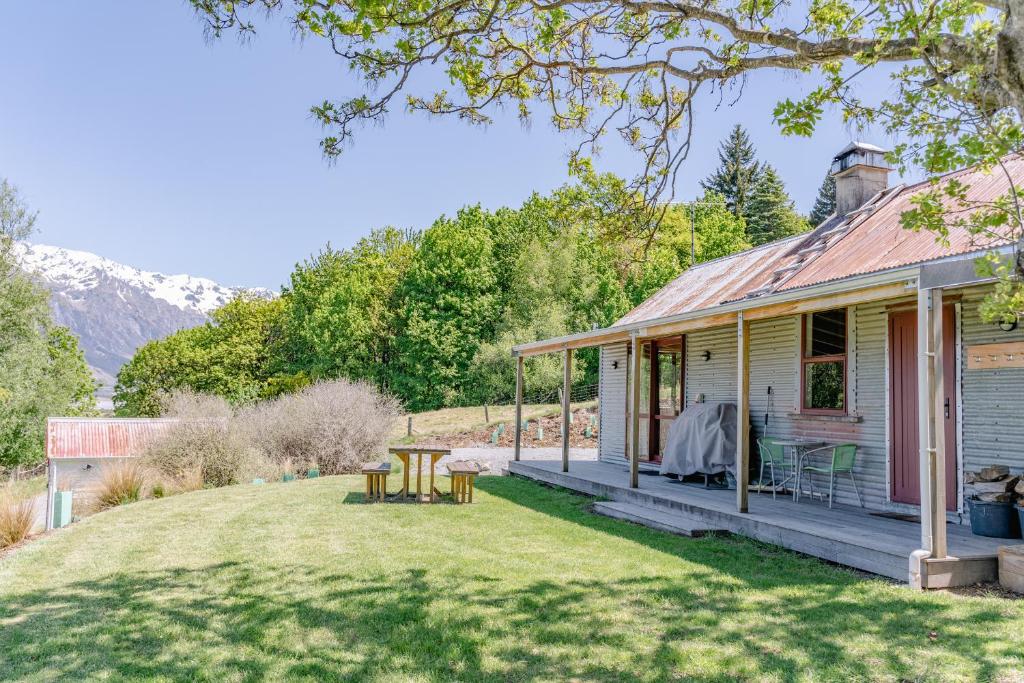 Mount Cook Station Shearers Quarters Lodge photo