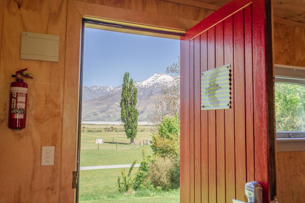 Nespecifikovaný výhled na hory nebo výhled na hory při pohledu z luxury tent