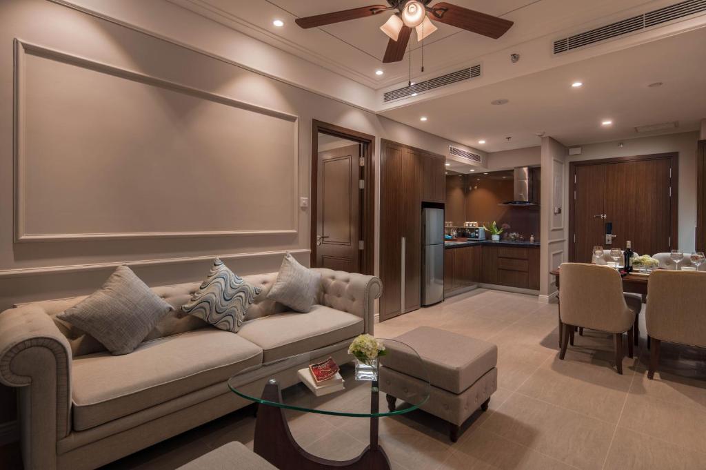 Luxury Beach Condo 5-star, Rooftop poolにあるシーティングエリア