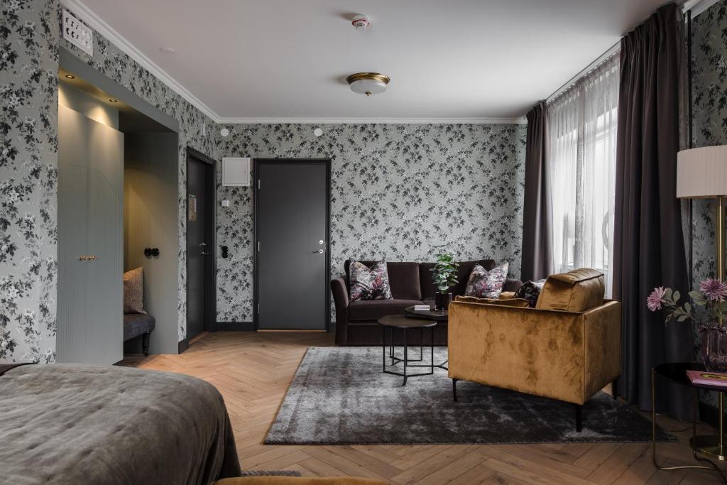 Posezení v ubytování Skara Stadshotell