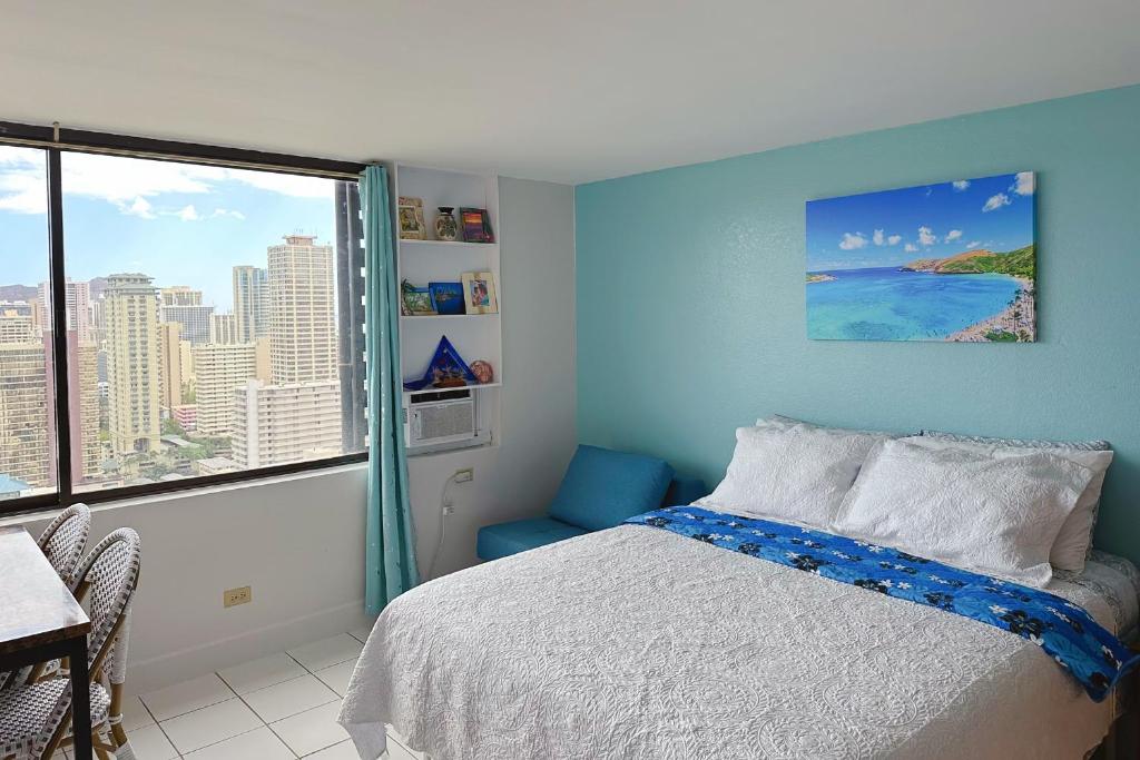 Waikiki Condo High Floor Views Beaches Convention Center - Deluxe Queen Studio