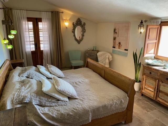Bed and breakfasts Luz de la Luna B&B, Casa Rural en La Losilla, Andalucía