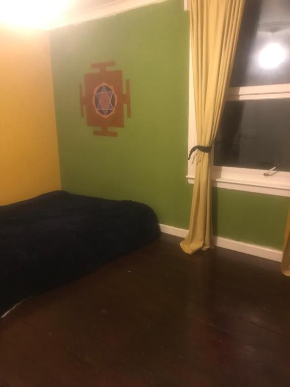 Bright Bristol Room