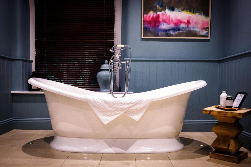 Plough Inn - Deluxe King Suite