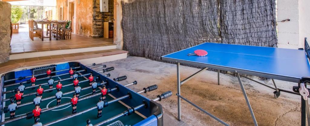 Stolní tenis v ubytování Ideal Property Mallorca - Can Bielo nebo okolí