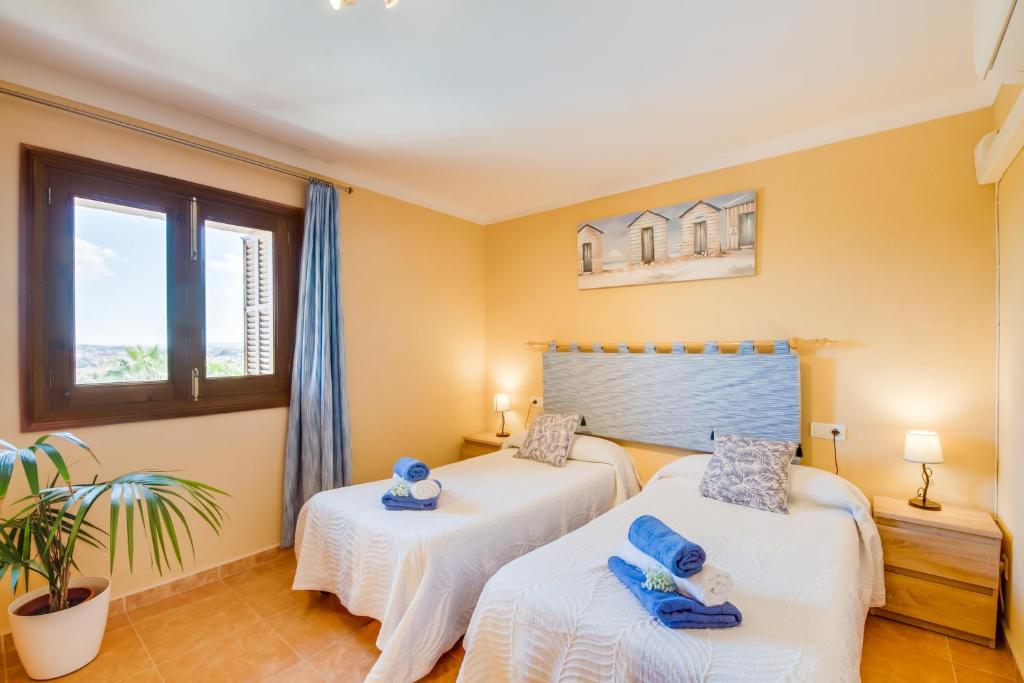 Postel nebo postele na pokoji v ubytování Ideal Property Mallorca - Can Bielo