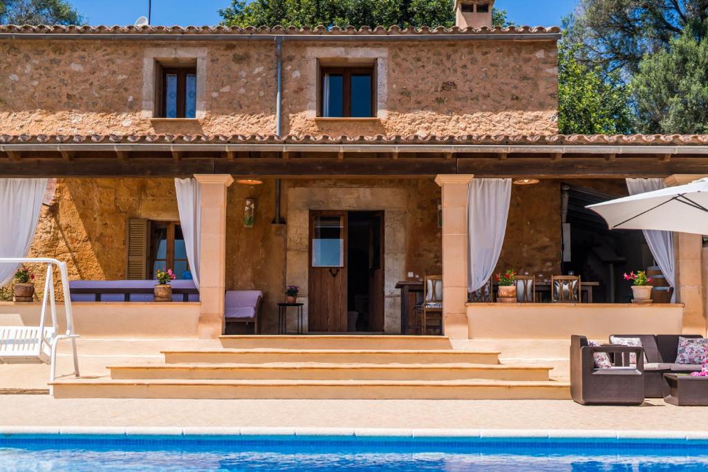Bazén v ubytování Ideal Property Mallorca - Can Bielo nebo v jeho okolí