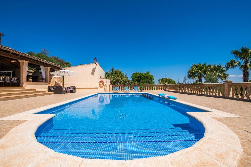 Bazén v ubytování Ideal Property Mallorca - Can Bielo nebo v jeho okolí