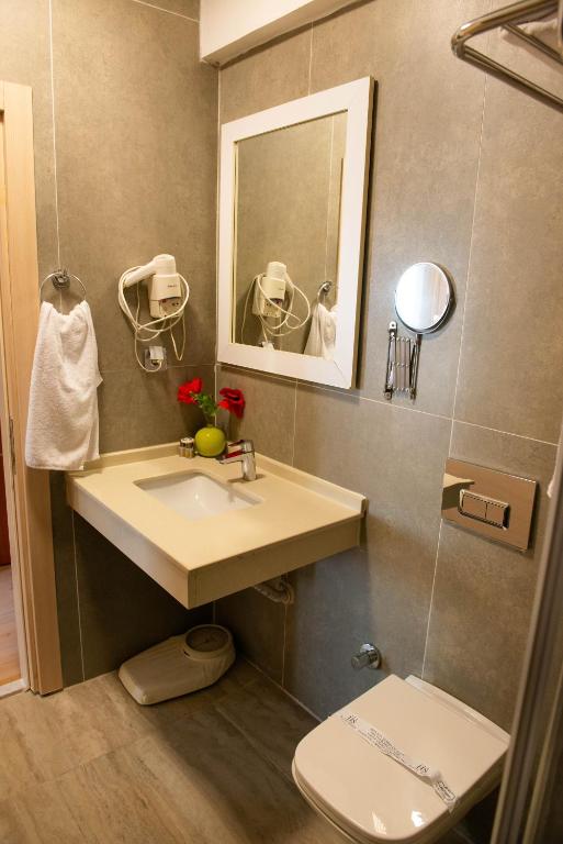Koupelna v ubytování Hotel Simsek