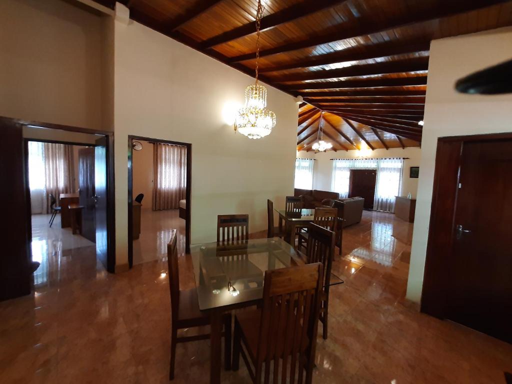 Kandy Bliss Lounge - 10