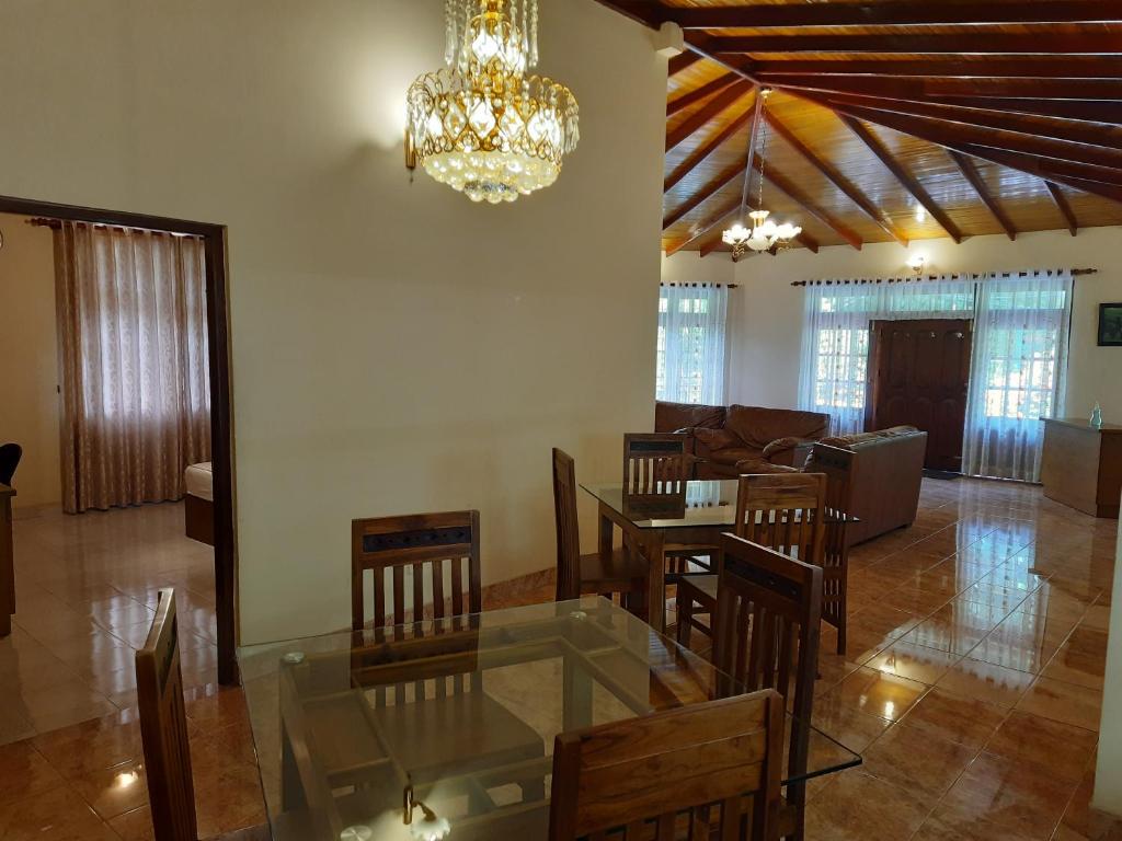 Kandy Bliss Lounge - 9