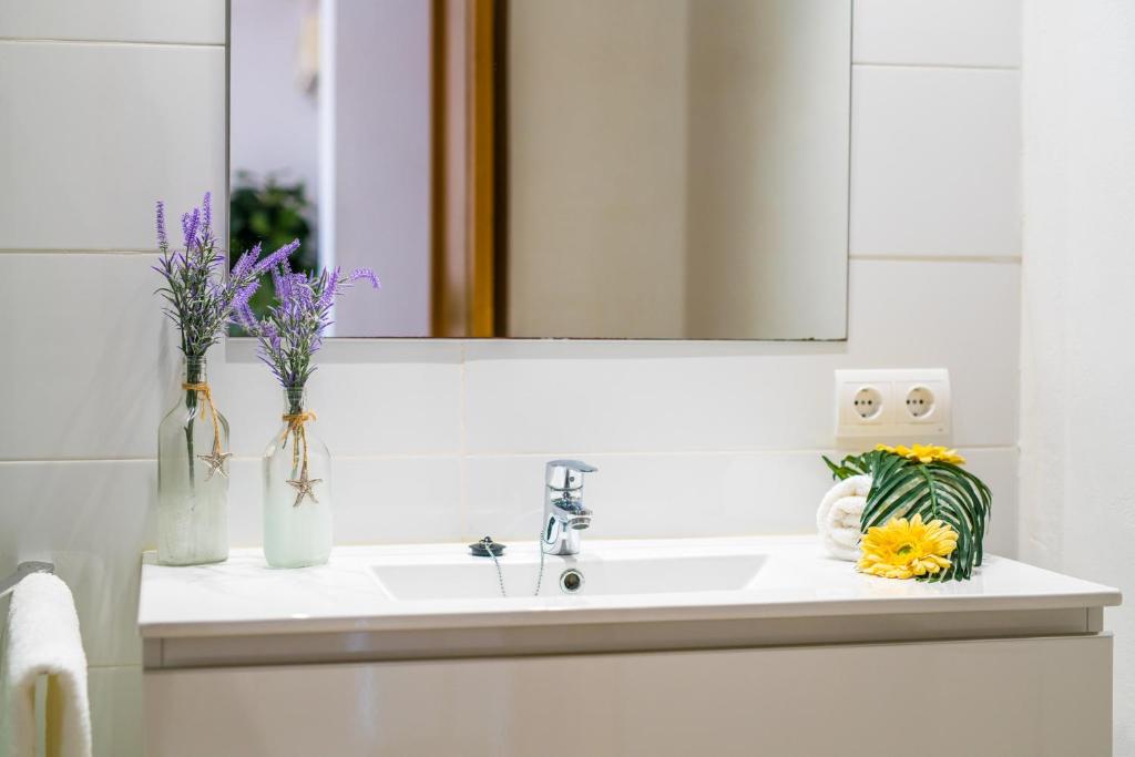 A bathroom at Ideal Property Mallorca - Pins 441