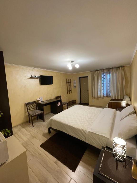 TV a/nebo společenská místnost v ubytování Guest House SunRise
