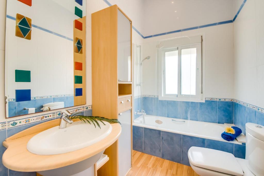 Kúpeľňa v ubytovaní Ideal Property Mallorca - Romani Can Picafort