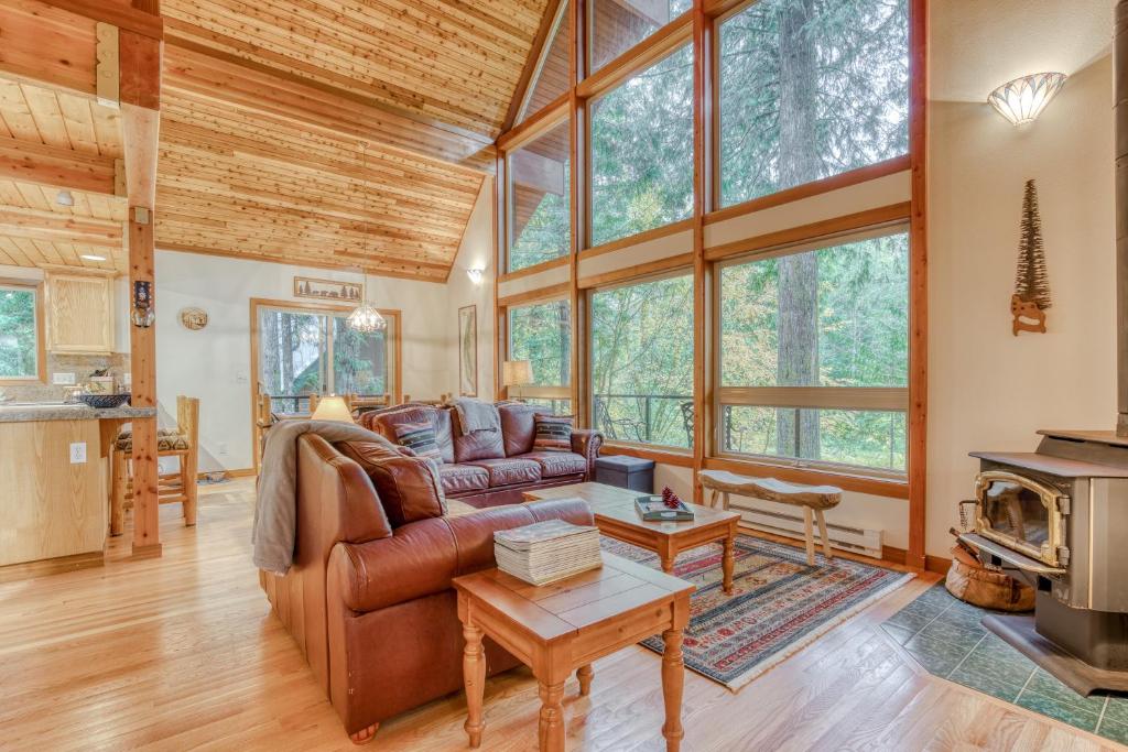 Χώρος καθιστικού στο River Lily Retreat