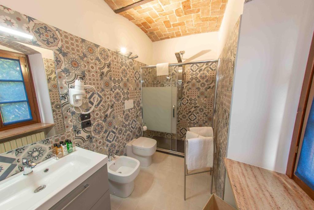 Koupelna v ubytování Agriturismo Rihane
