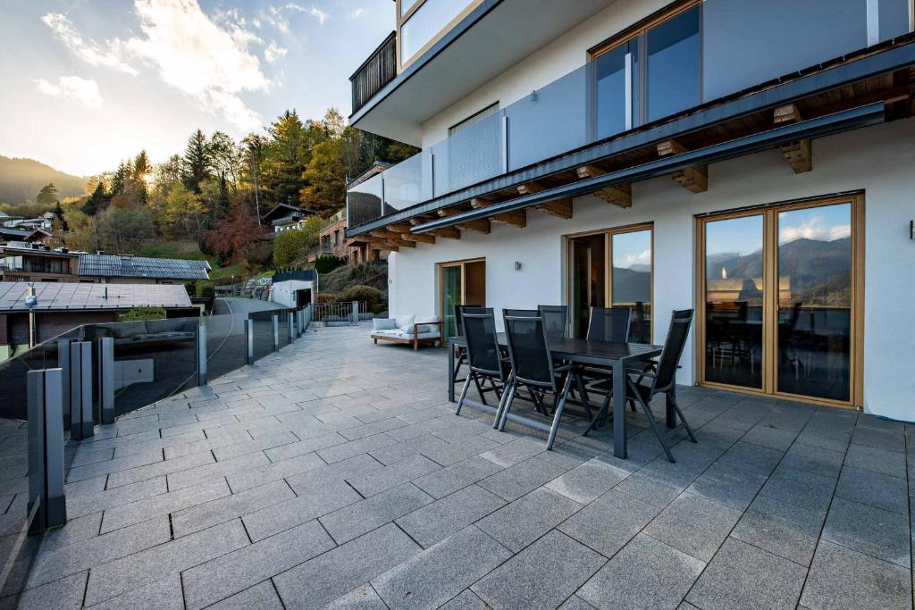 A balcony or terrace at Aparthotel Eichenhof - Appartement Panorama