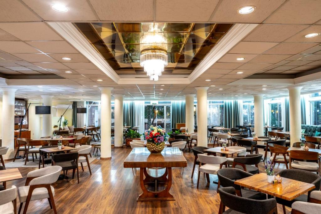 Restaurace v ubytování Forest Park Hotel
