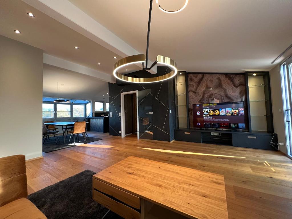 Posezení v ubytování Luxus Loft über den Dächern von Roding