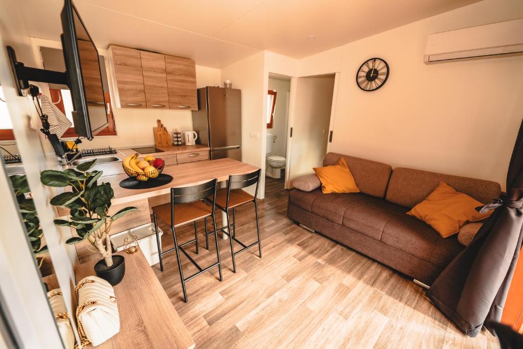 Kuchyňa alebo kuchynka v ubytovaní Mobile home Silence