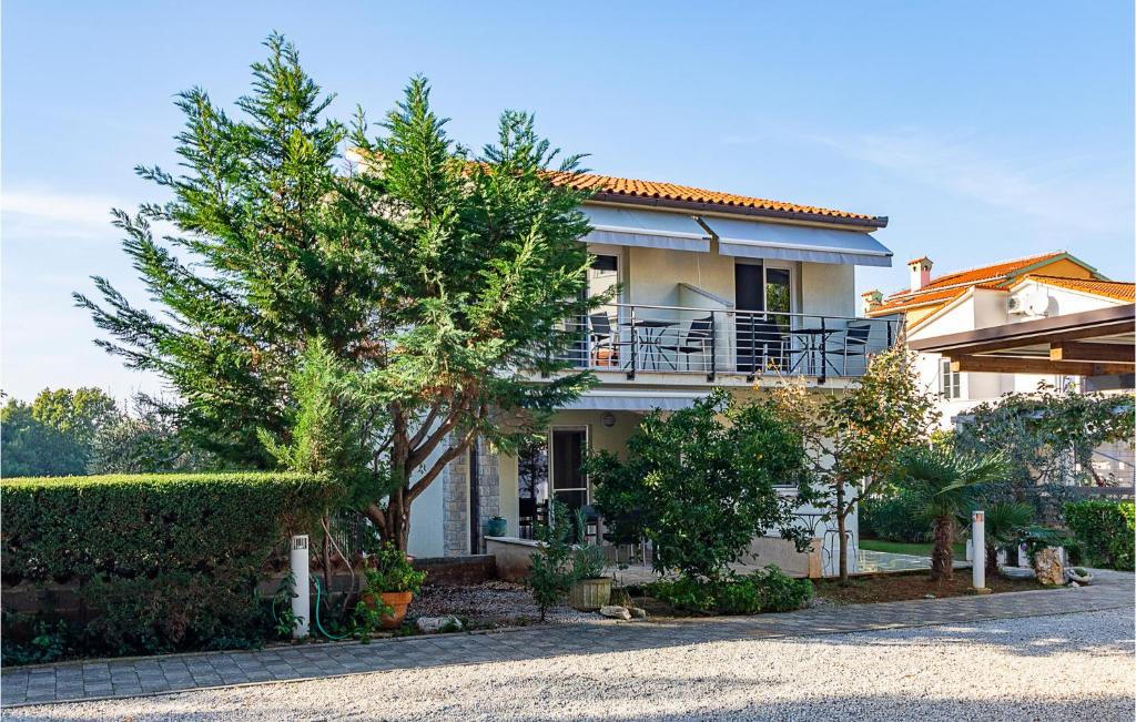 Stunning Apartment In Medulin With Wifi