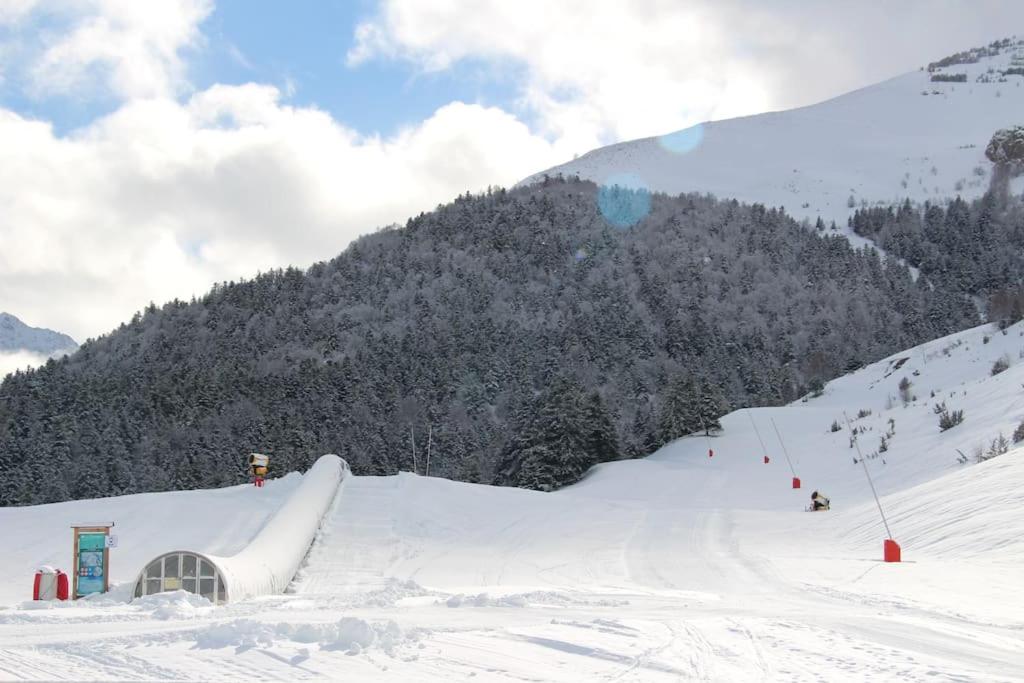 Les Gourgs Blancs - Val Louron, vue sur pistes im Winter