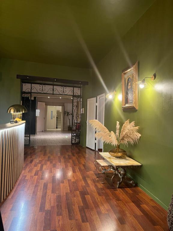 Fotografie z fotogalerie ubytování Hôtel Abalone - Centre Gare v destinaci Nîmes