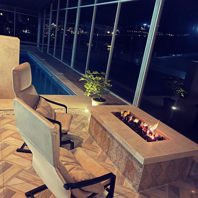 Bazén v ubytování El Balcon de los Reyes nebo v jeho okolí