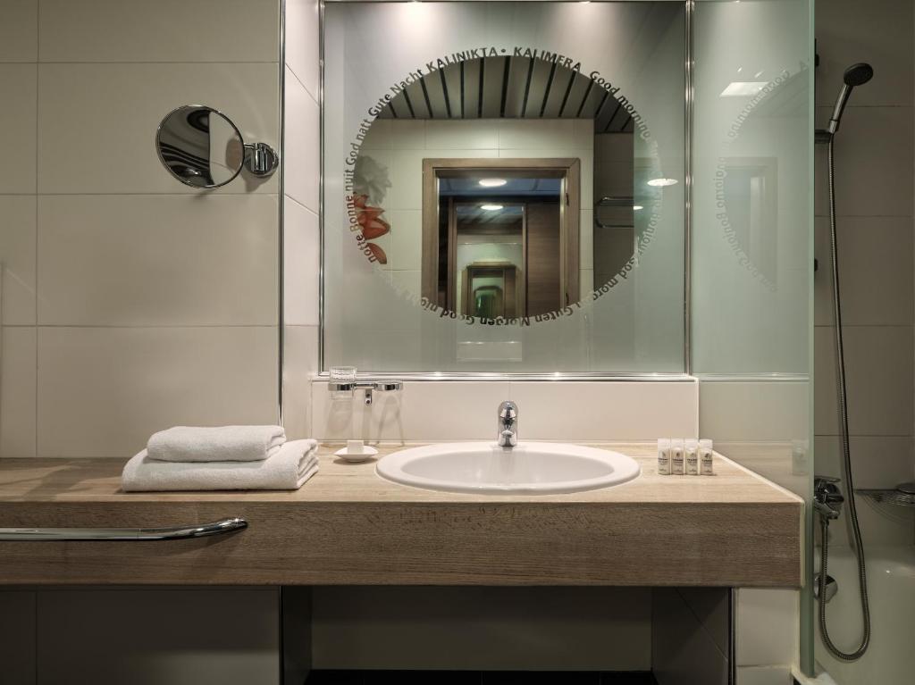 Esperos Palace Resort & Spa - 7