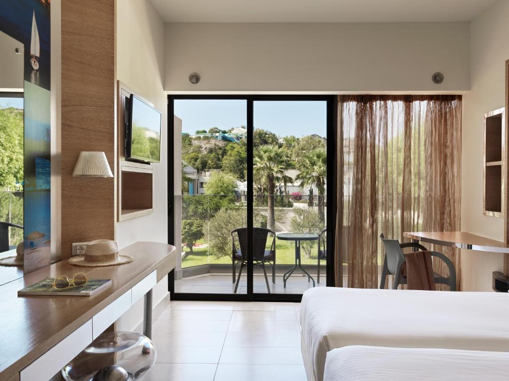 Esperos Palace Resort & Spa - 5