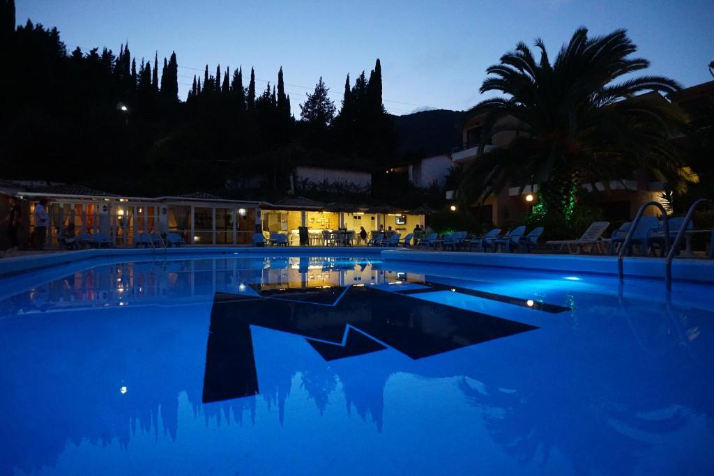 Bazén v ubytování Le Mirage Hotel nebo v jeho okolí