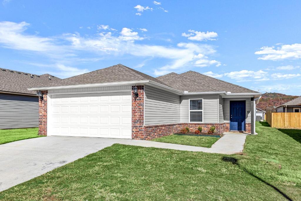 Starling House - Kid-Friendly Home Near Campus - Housity
