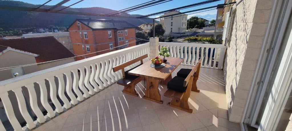 Balkón alebo terasa v ubytovaní Apartments Ćosic