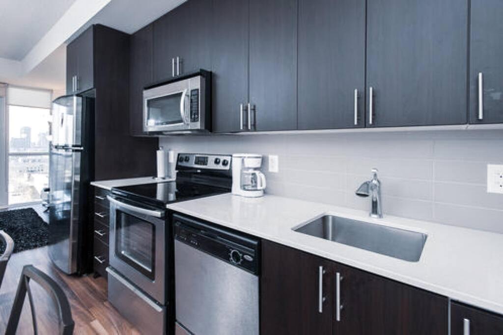 Reve - Elegant Penthouse Suite - Housity