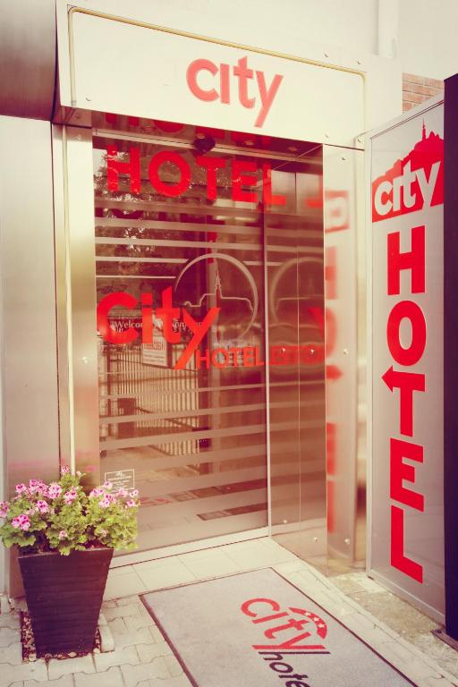 Certifikát, hodnocení, plakát nebo jiný dokument vystavený v ubytování City Hotel Nitra with free parking