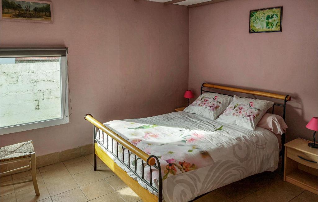Posteľ alebo postele v izbe v ubytovaní 5 Bedroom Gorgeous Home In Longvilliers