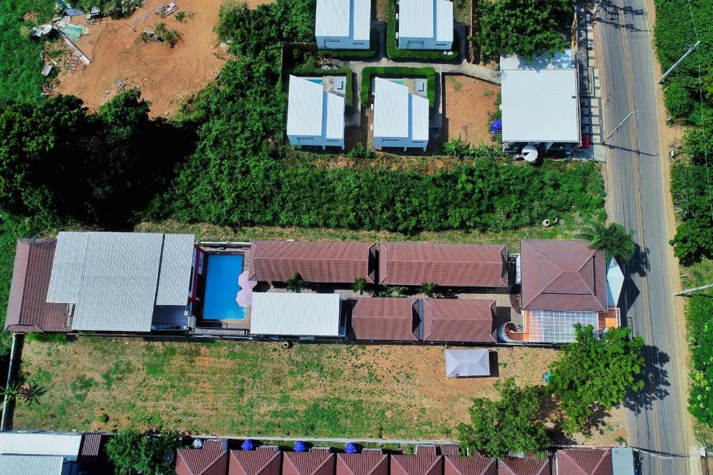 Letecký snímek ubytování Virawan pool kohlarn วิราวัน พูล รีสอร์ท ที่พักเกาะล้าน