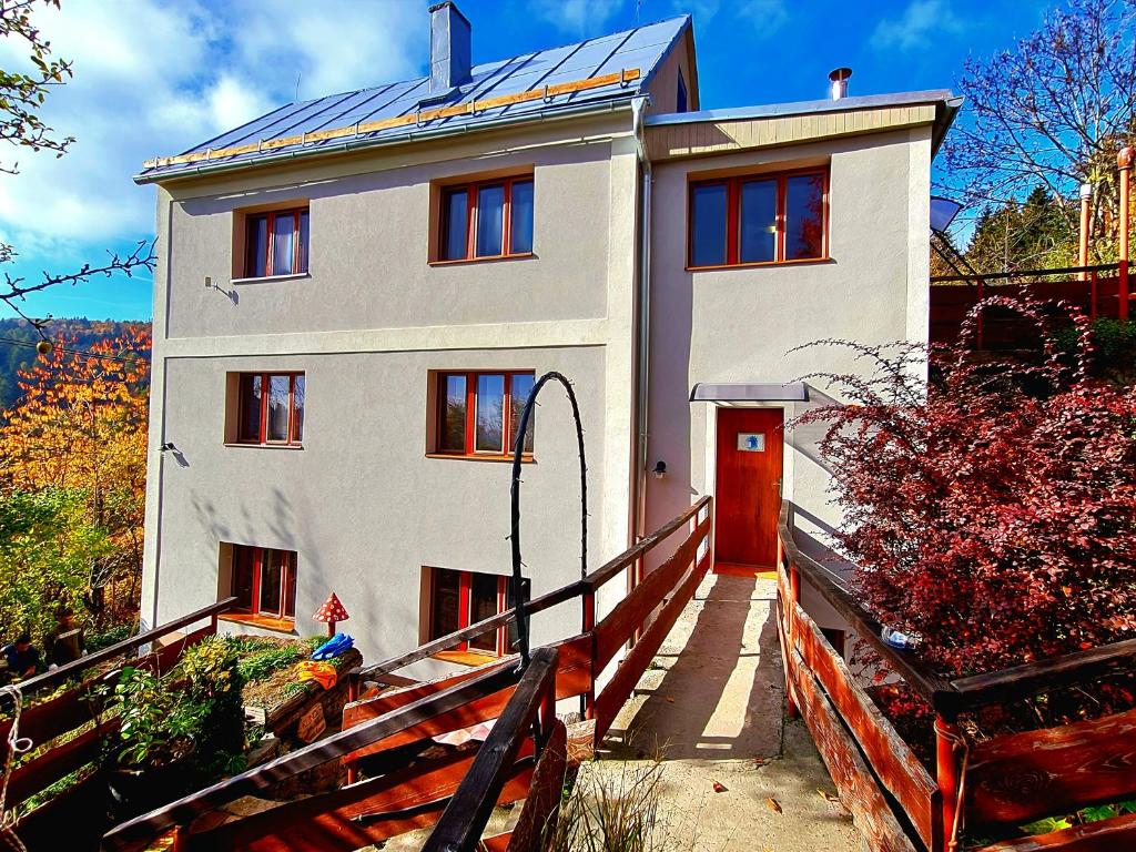 The building in which a vendégházakat is located