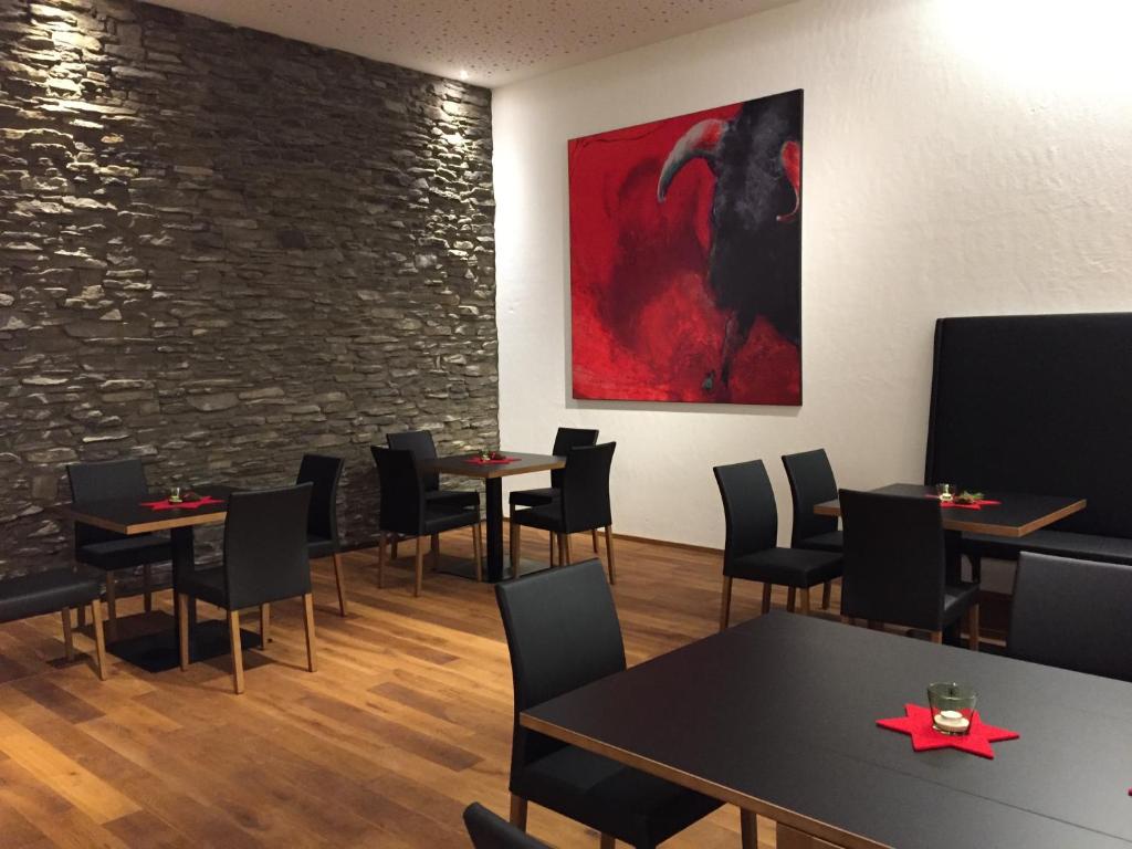 TV a/nebo společenská místnost v ubytování Hotel Café Schatz