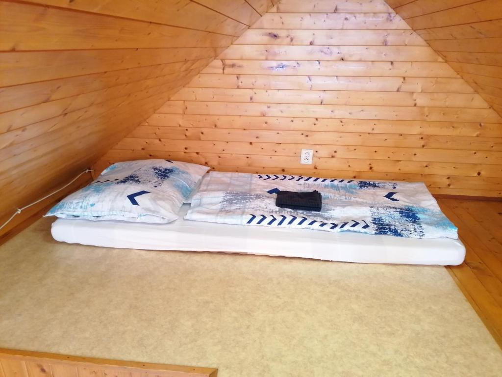Postel nebo postele na pokoji v ubytování Chata Slapy - Ždáň