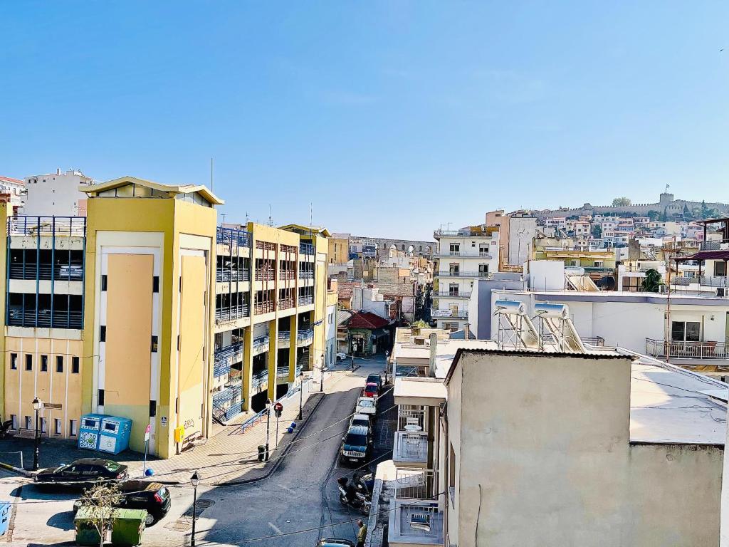 Výhľad na mesto Kavala alebo výhľad na mesto priamo z apartmánu