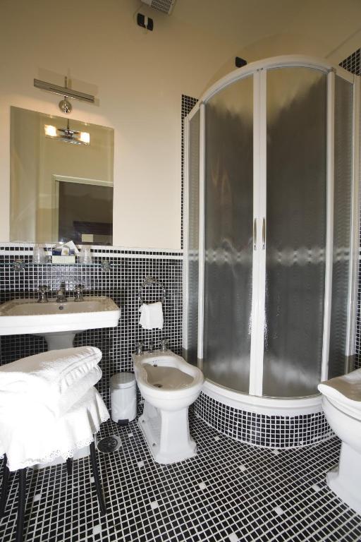 Palazzo Gamba Apartments al Duomo - Resim 44