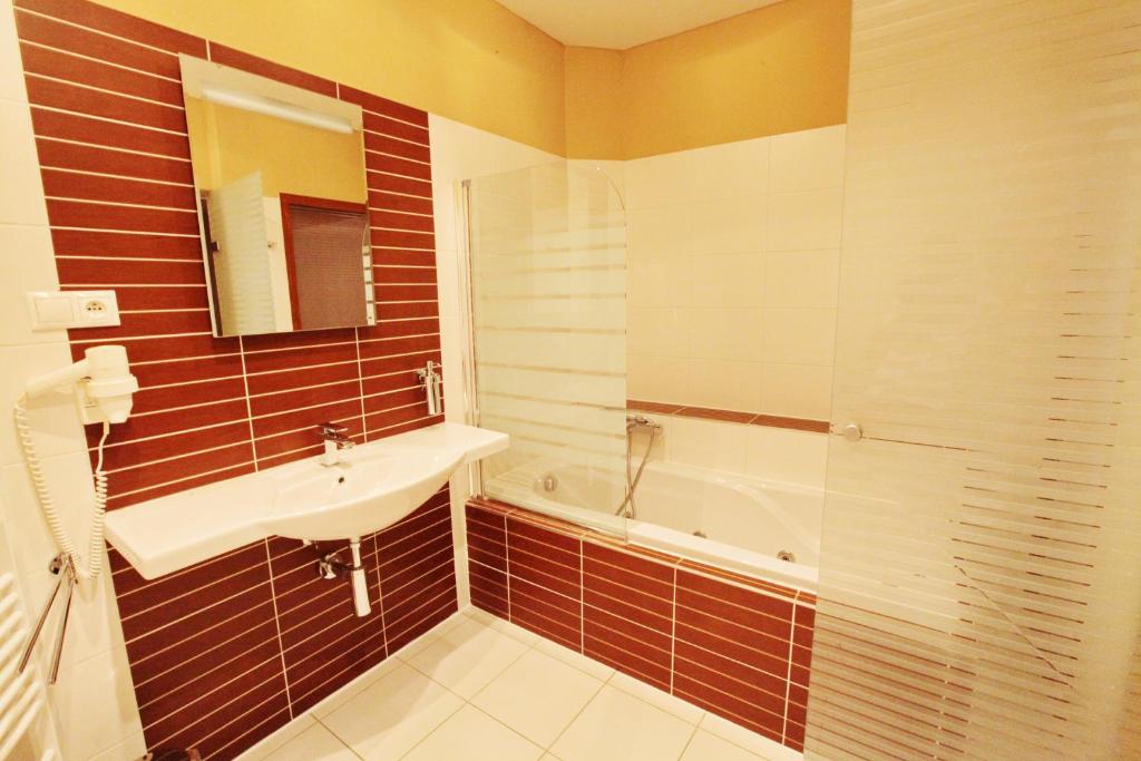 Koupelna v ubytování City Hotel Nitra with free parking